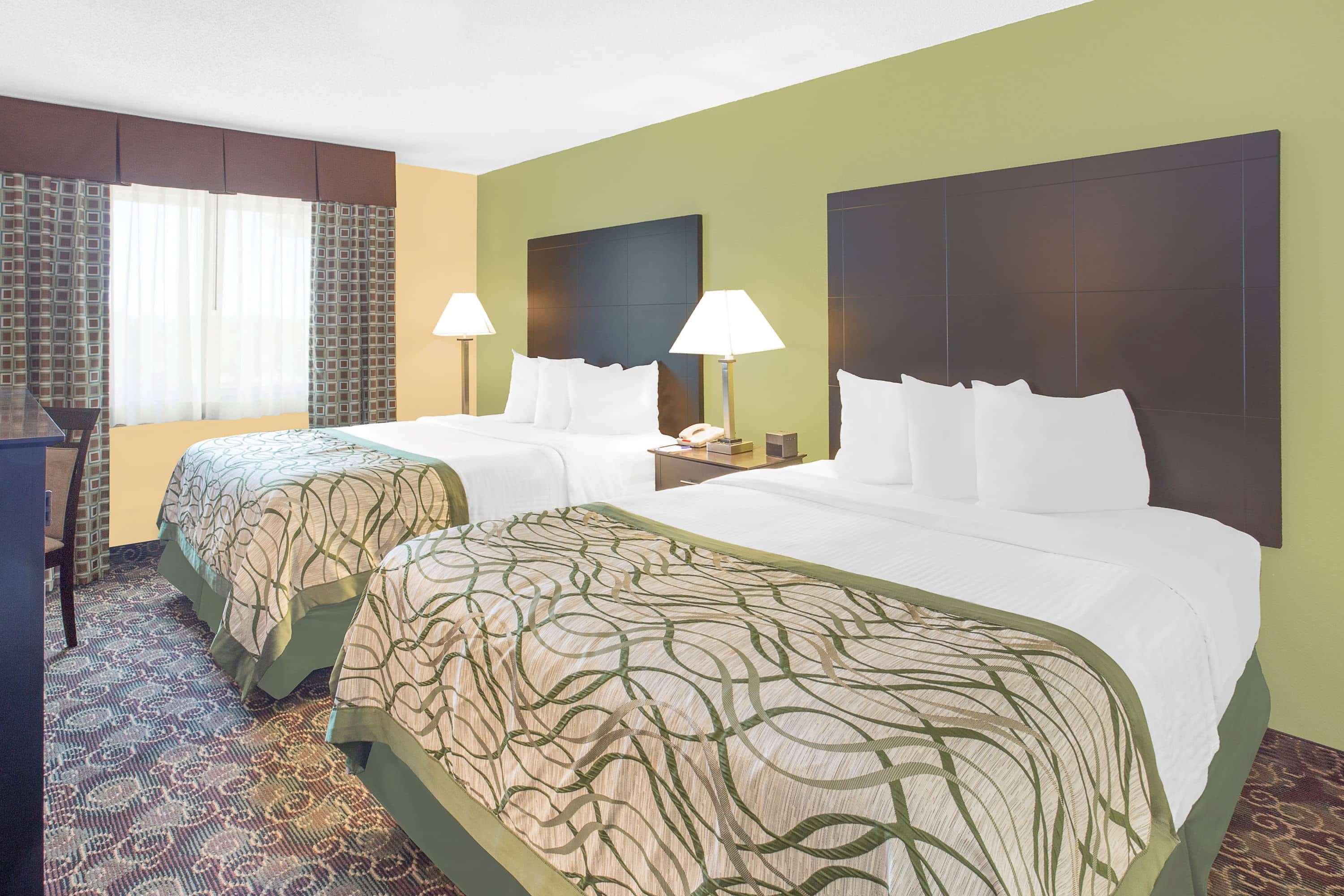 Baymont By Wyndham Holland Hotell Eksteriør bilde
